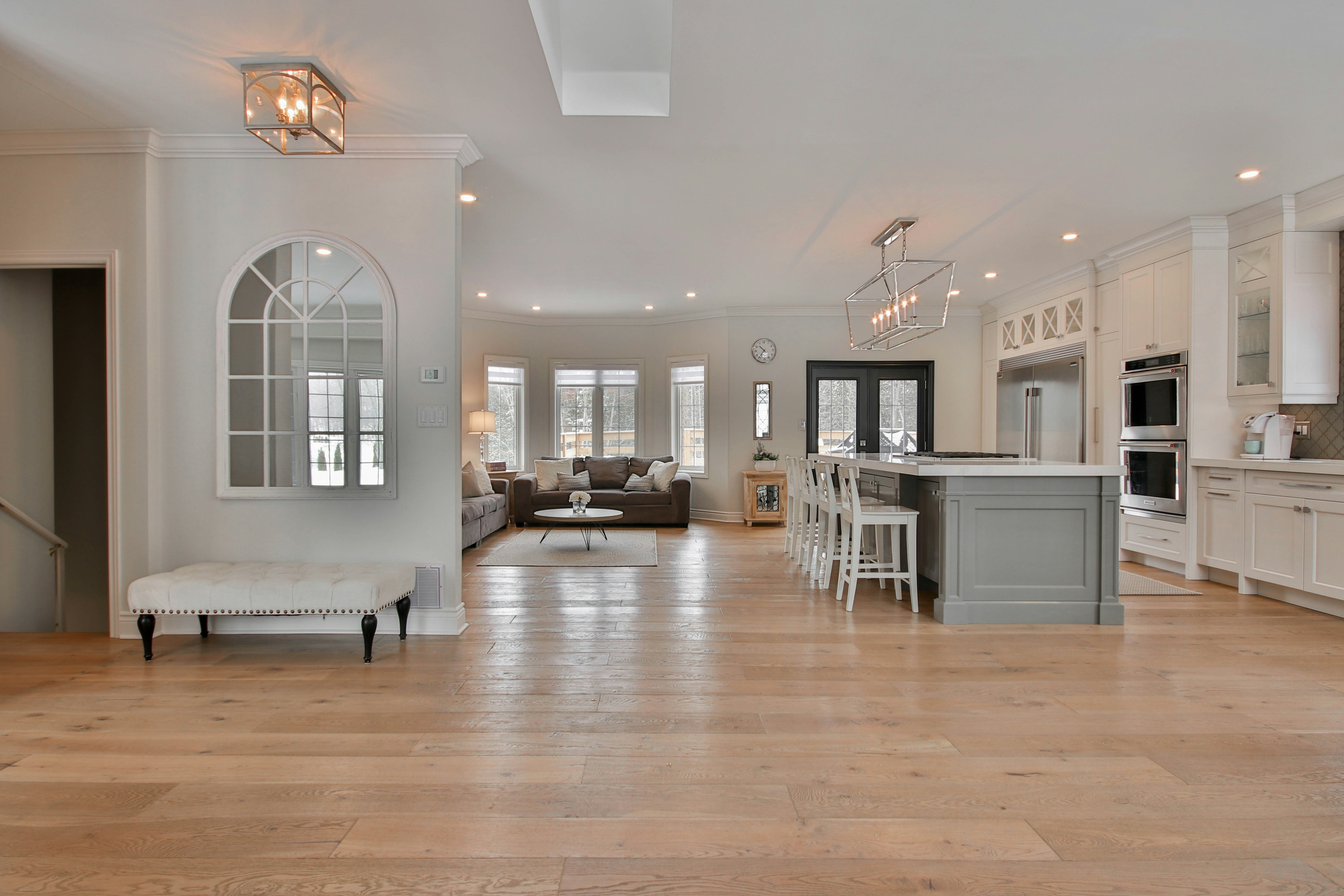 Professional Flooring Works - Hardwood, laminate, tile and carpet installation