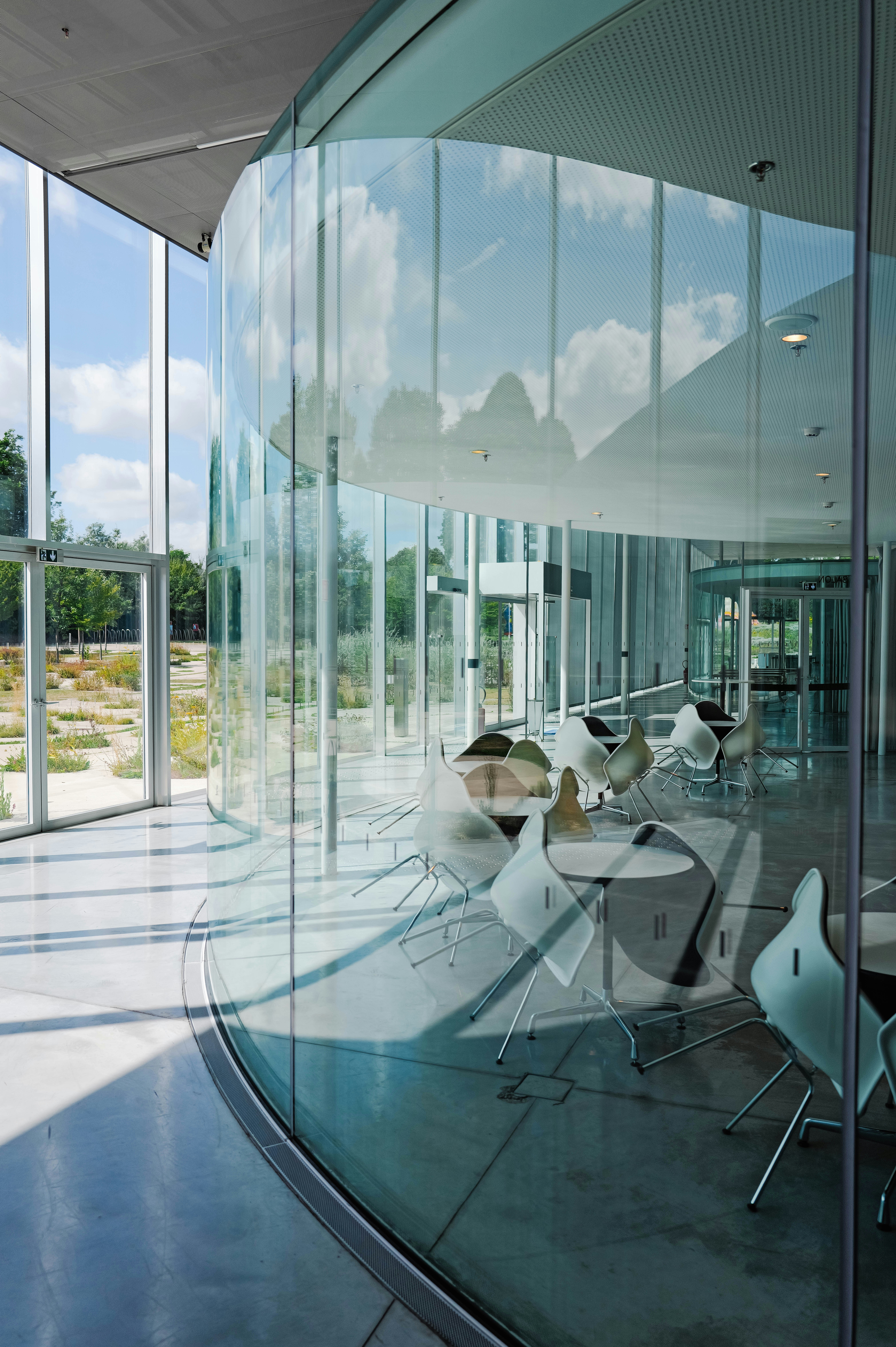Professional Glass Works - Decorative glass, aluminium facades and installations